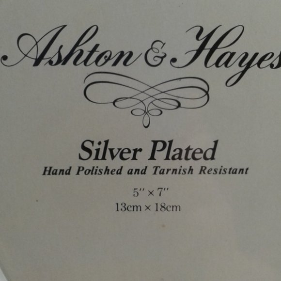 Silverplated 5 x 7 Ashton & Hayes Oval Picture Frame silver standing or wall NWO - Picture 1 of 9